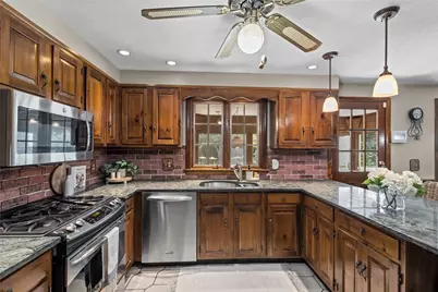 4 Karen Lane, Bristol, RI 02809 - Photo 12