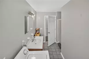 8 SW Rd, Narragansett, RI 02882 - Photo 28