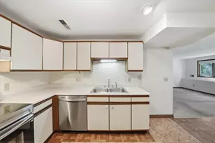 41 Kristee Cir, West Warwick, RI 02893 - Photo 10
