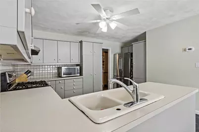 32 Starr Drive W, Narragansett, RI 02882 - Photo 10