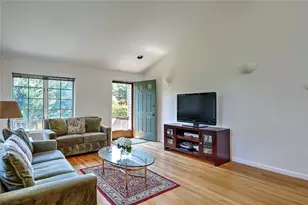 101 Cardinal Dr, North Kingstown, RI 02852 - Photo 6