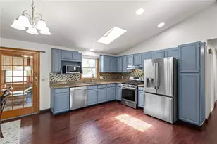 2 Dogwood Dr, Cranston, RI 02921 - Photo 6
