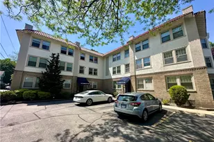 140 Humboldt Ave, Providence, RI 02906 - Photo 2