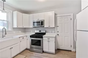 153 Irving Ave, Providence, RI 02906 - Photo 10