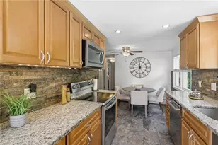 72 Fairweather Ave, Cranston, RI 02910 - Photo 4