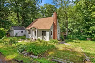 48 Waterman Lake Dr, Glocester, RI 02814 - Photo 2