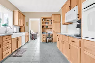 48 Orchard Meadows Dr, Smithfield, RI 02917 - Photo 8