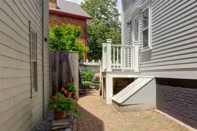 8 Sanford Street, Newport, RI 02840 - Photo 22