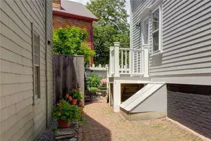 8 Sanford St, Newport, RI 02840 - Photo 22