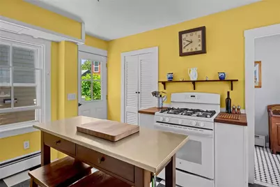 8 Sanford Street, Newport, RI 02840 - Photo 12