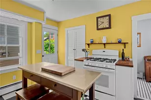8 Sanford St, Newport, RI 02840 - Photo 12