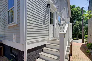 8 Sanford St, Newport, RI 02840 - Photo 24