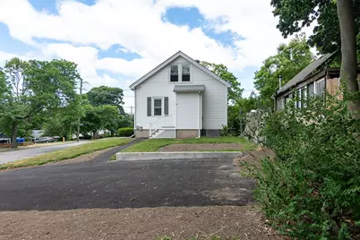 1402 S Broadway, East Providence, RI 02914 - Photo 20