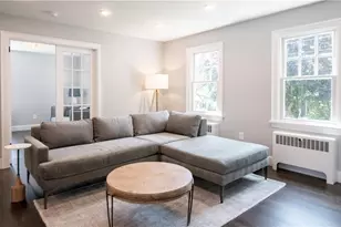 118 Ruggles Ave, Newport, RI 02840 - Photo 8