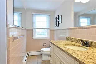 17 Melbourne Dr, Narragansett, RI 02882 - Photo 16