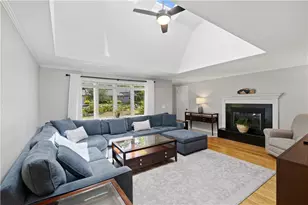 187 Love Ln, Warwick, RI 02886 - Photo 4