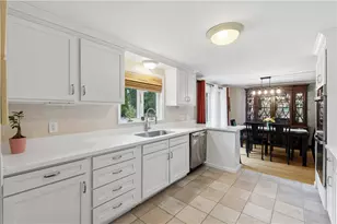 187 Love Ln, Warwick, RI 02886 - Photo 10