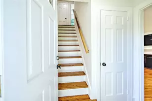 29 Melrose Ave, Barrington, RI 02806 - Photo 2