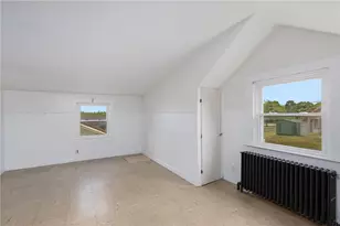 37 Reservoir Rd, Middletown, RI 02842 - Photo 18