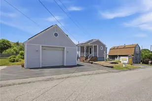 201 Randolph Ave, Tiverton, RI 02878 - Photo 2