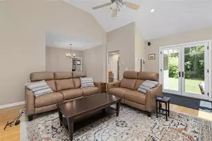 15 Little Pond County Rd, Cumberland, RI 02864 - Photo 10