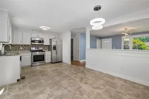 37 Ridgeway Dr, Warren, RI 02885 - Photo 6
