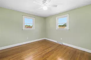 37 Ridgeway Dr, Warren, RI 02885 - Photo 12