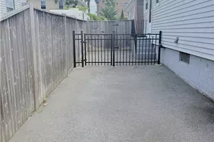 25 Thurston Ave, Newport, RI 02840 - Photo 28