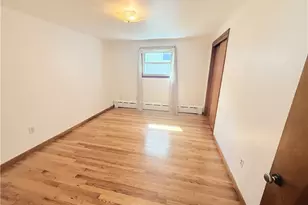 25 Thurston Ave, Newport, RI 02840 - Photo 14