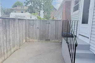 25 Thurston Ave, Newport, RI 02840 - Photo 26