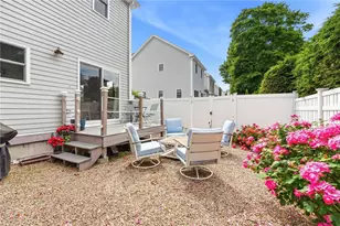 96 Seafare Ln, Portsmouth, RI 02871 - Photo 16