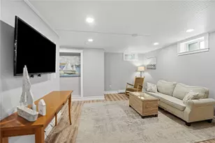 96 Seafare Ln, Portsmouth, RI 02871 - Photo 36
