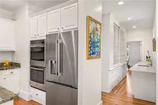 84 Rodman St, Narragansett, RI 02882 - Photo 16