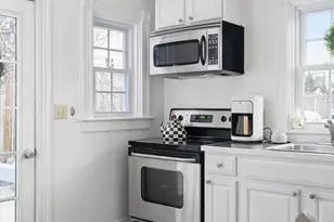 43 Howard St, Newport, RI 02840 - Photo 16