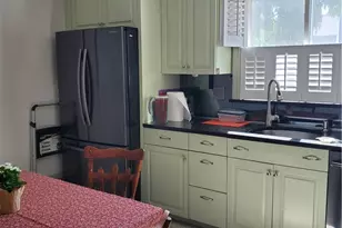 29 Canal St, Woonsocket, RI 02895 - Photo 6