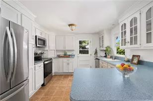 141 Redwood Rd, Portsmouth, RI 02871 - Photo 8