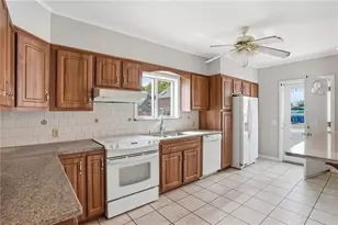 17 Victory St, Cumberland, RI 02864 - Photo 12