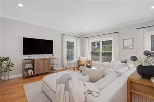 105 Hunting Hill Dr, Cumberland, RI 02864 - Photo 10