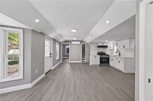 370 Pleasant St, Pawtucket, RI 02860 - Photo 6