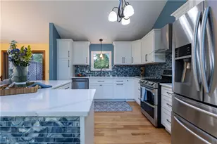 8 Robin Dr, North Kingstown, RI 02852 - Photo 8