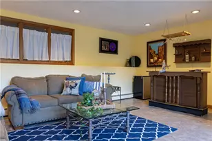 8 Robin Dr, North Kingstown, RI 02852 - Photo 32