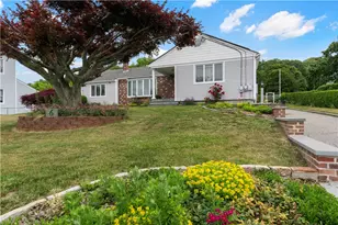 6 Varnum Ave, Bristol, RI 02809 - Photo 2