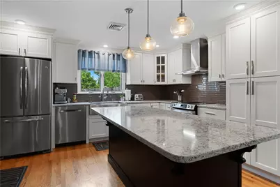 6 Varnum Avenue, Bristol, RI 02809 - Photo 4