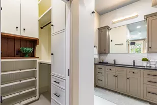 465 Lloyd Ave, Providence, RI 02906 - Photo 20