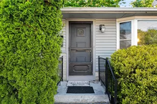 59 Liverpool St, Warwick, RI 02886 - Photo 2
