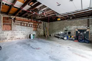 255 Farmington Ave, Cranston, RI 02920 - Photo 10