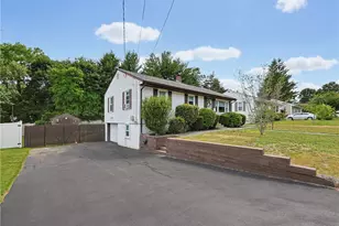19 Louise Dr, West Warwick, RI 02893 - Photo 8