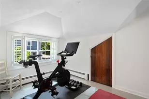 229 6th St, Providence, RI 02906 - Photo 36