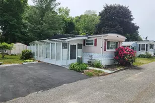 27 Woodward Rd, Lincoln, RI 02865 - Photo 2