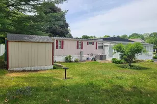 27 Woodward Rd, Lincoln, RI 02865 - Photo 4